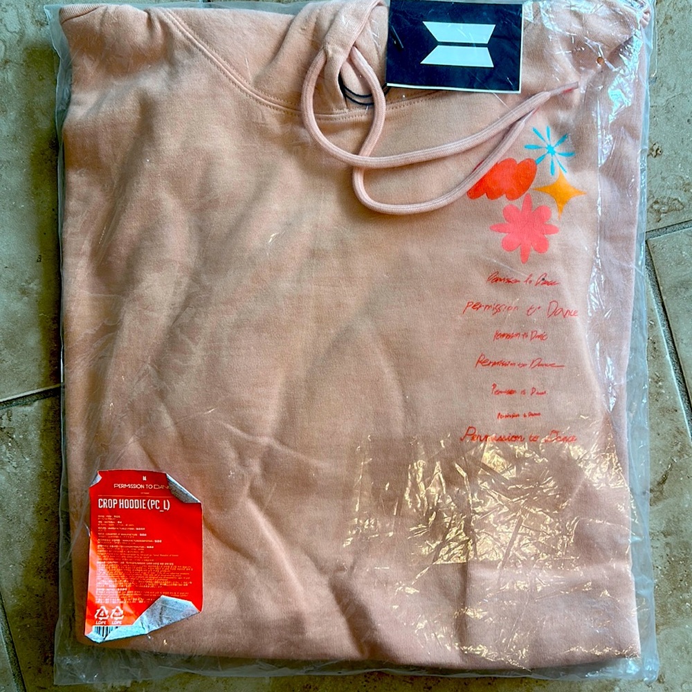 BNWT, in bag, BTS PTD Crop hoodie, size large